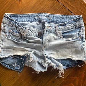 American Eagle low rise Jean short